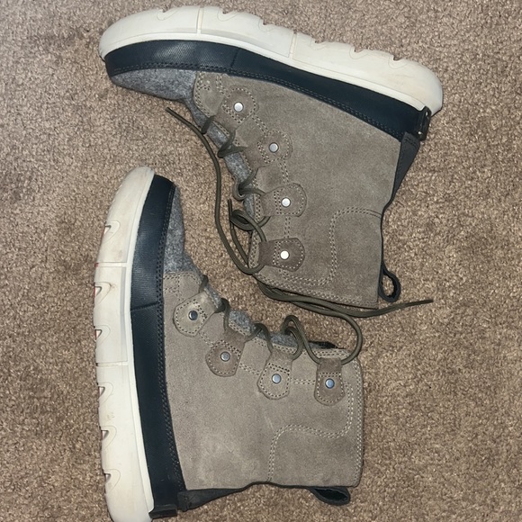 Sorel Ankle Boots in Olive and Gray - Picture 6 of 7